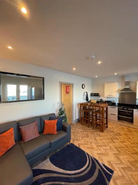 Spectacular 2 Bedroom Balcony Sea View Flat Scarborough Exterior photo