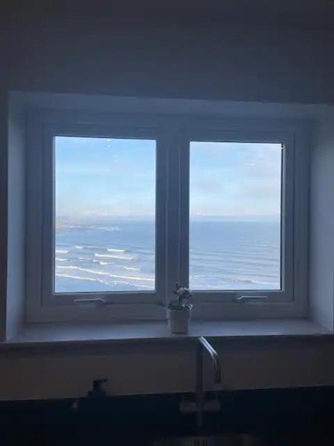 Spectacular 2 Bedroom Balcony Sea View Flat Scarborough Exterior photo