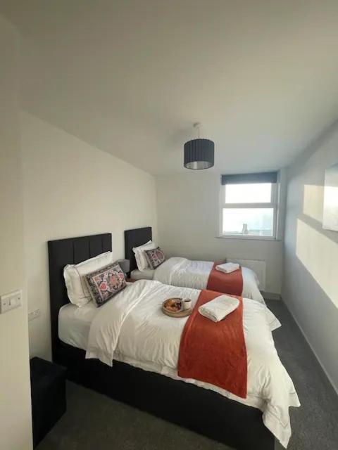 Spectacular 2 Bedroom Balcony Sea View Flat Scarborough Exterior photo